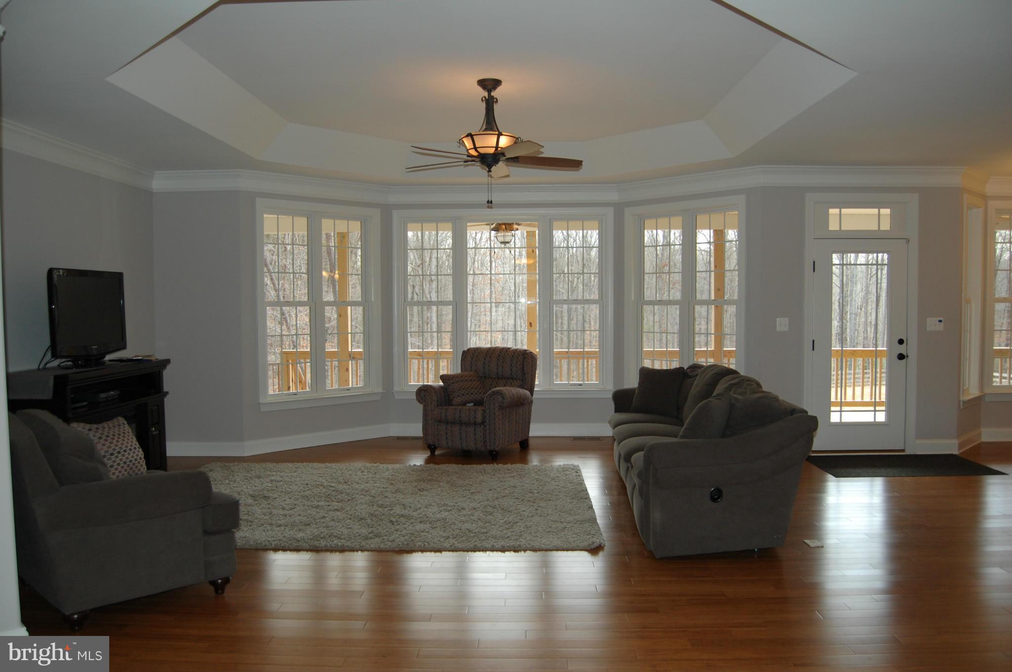 261 Cropp Road Fredericksburg, VA 22406 - Photo 7 of 30 Living Room