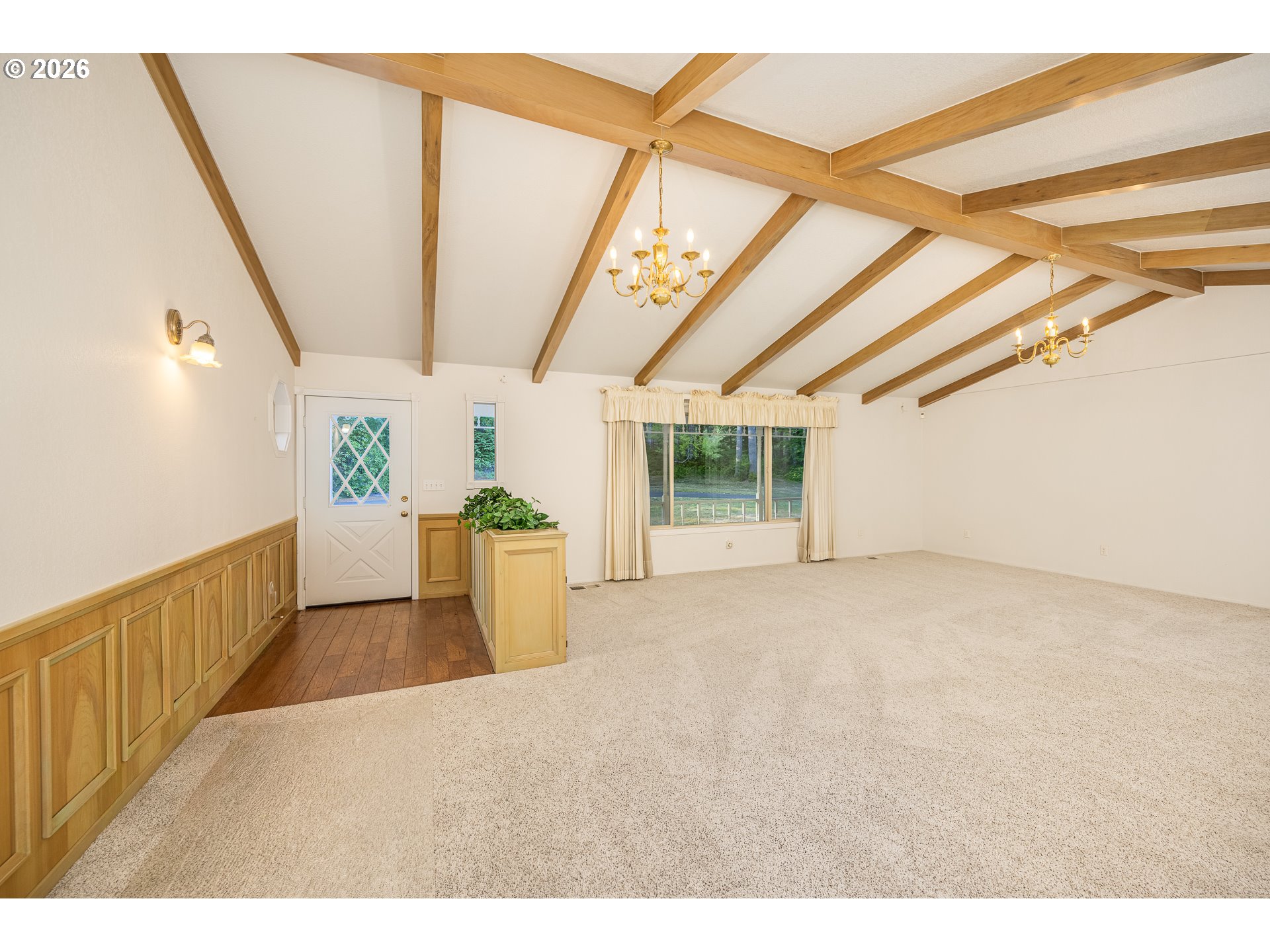84226 Clear Lake Road Florence, OR 97439 - Photo 7 of 48 Living Room/Entrance