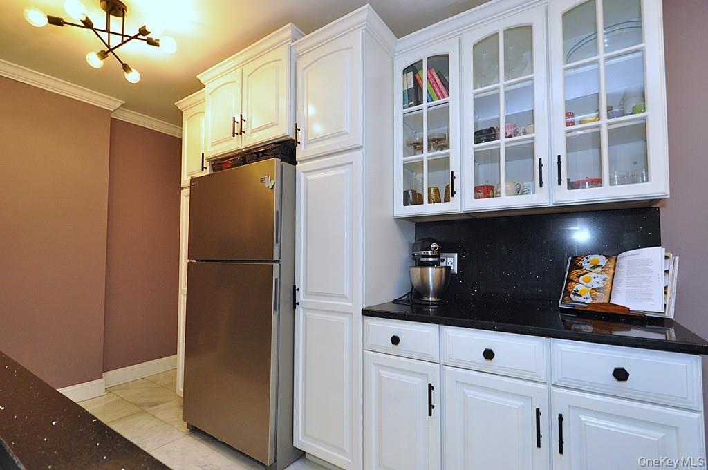 280 Bronxville Road, Unit 4O Bronxville, NY 10708 - Photo 8 of 45