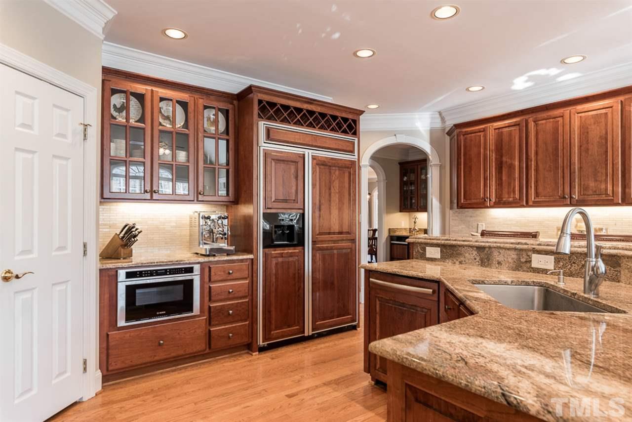 4620 White Chapel Way Raleigh, NC 27615 - Photo 8 of 25 Beautiful upgraded kitchen