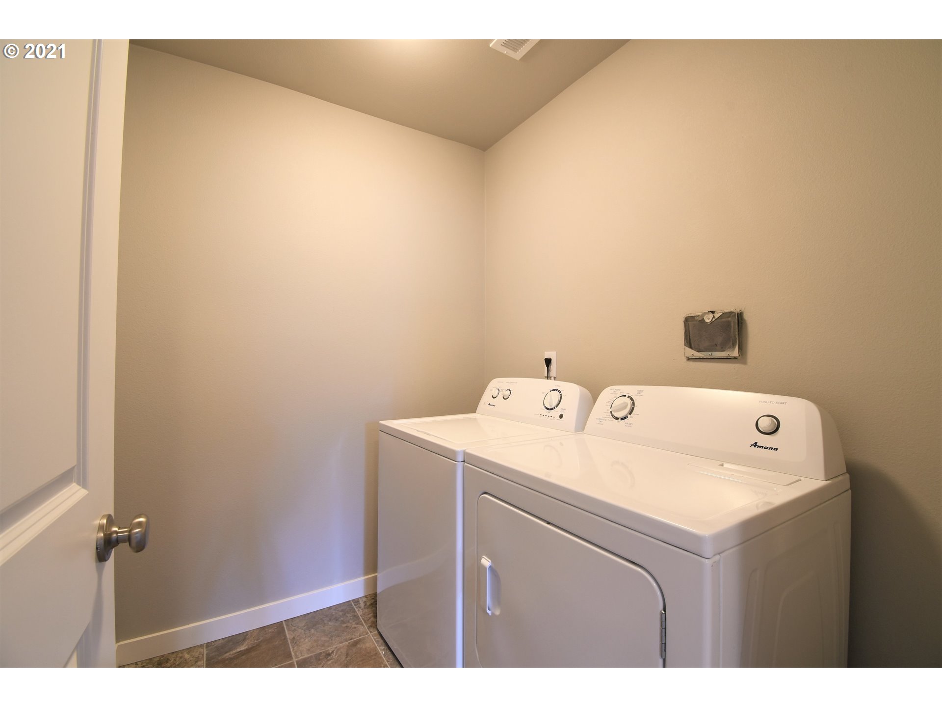 4361 North 2nd Way Ridgefield, WA 98642 - Photo 18 of 19 a utility room with dryer and washer