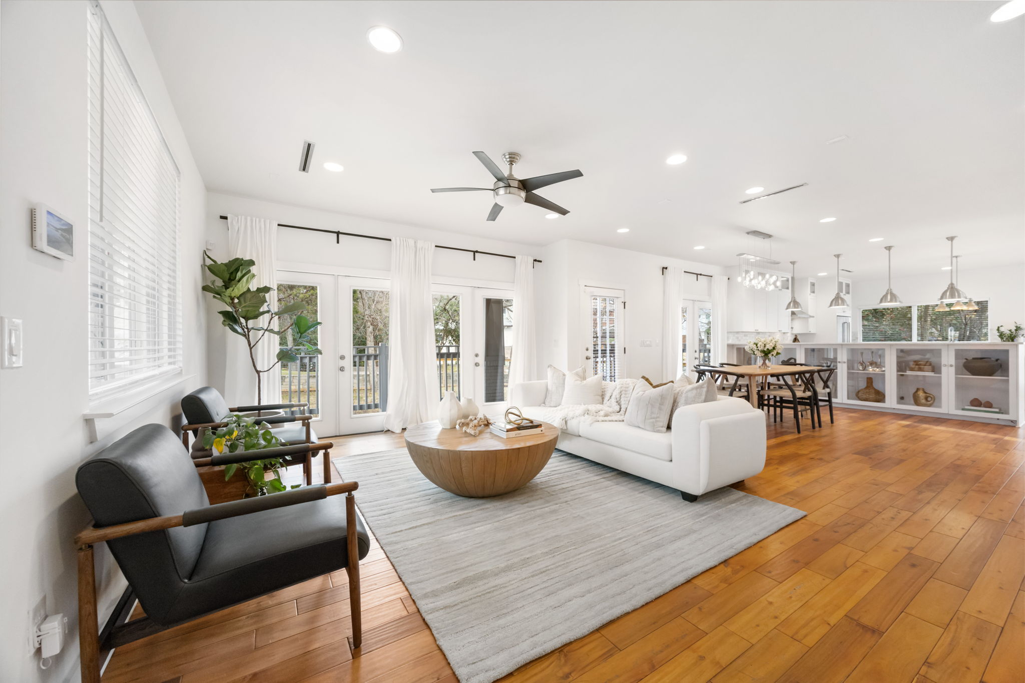 2413 Sharon Lane Austin, TX 78703 - Photo 2 of 18