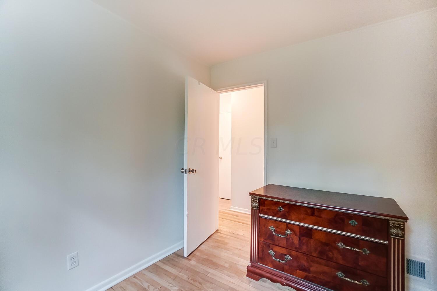 1292 Country Club Road Columbus, OH 43227 - Photo 17 of 33 Gallery Image 17