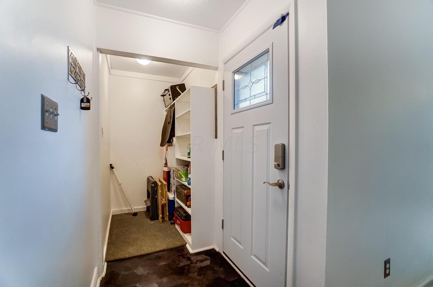 1292 Country Club Road Columbus, OH 43227 - Photo 3 of 33 Gallery Image 3