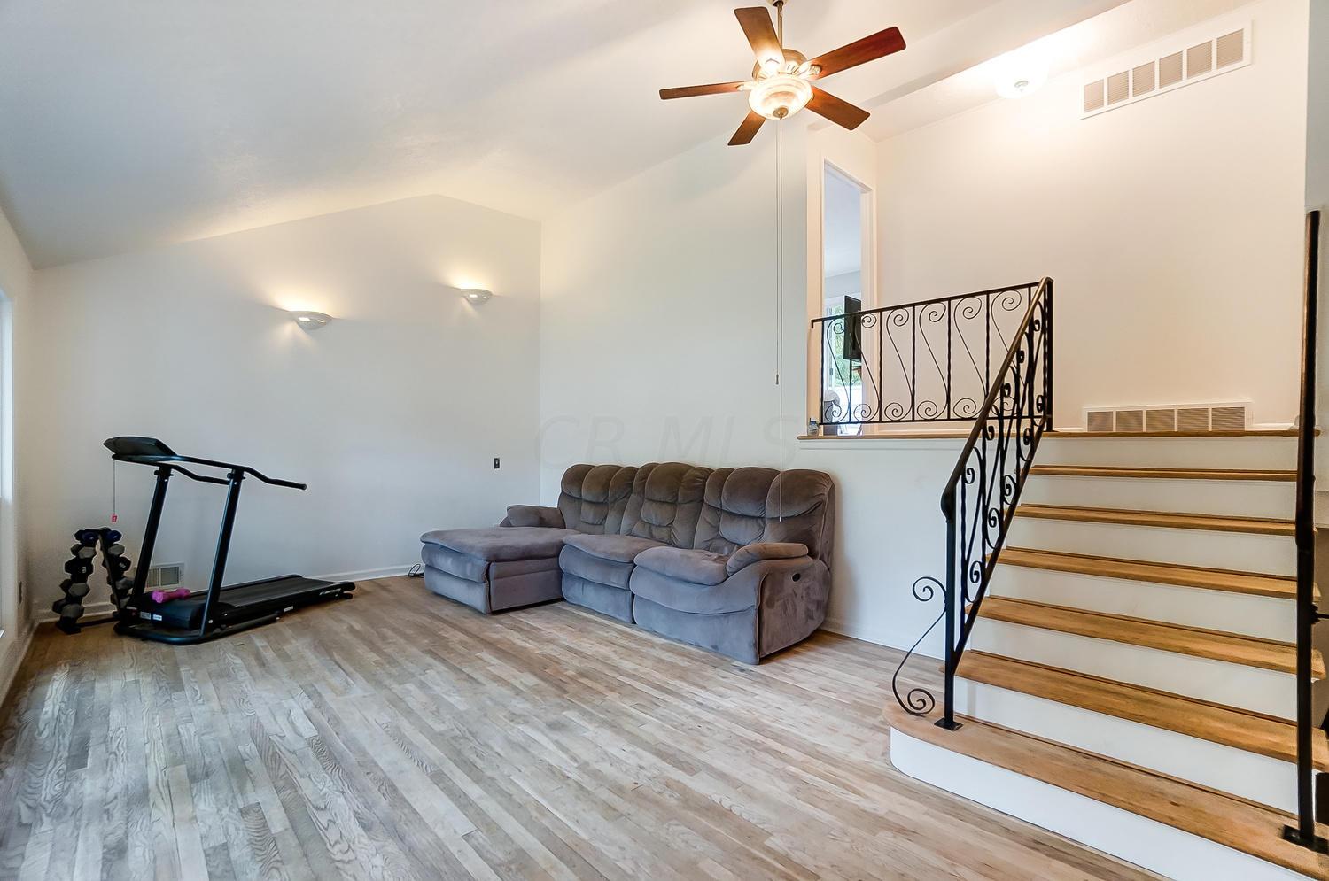 1292 Country Club Road Columbus, OH 43227 - Photo 4 of 33 Gallery Image 4