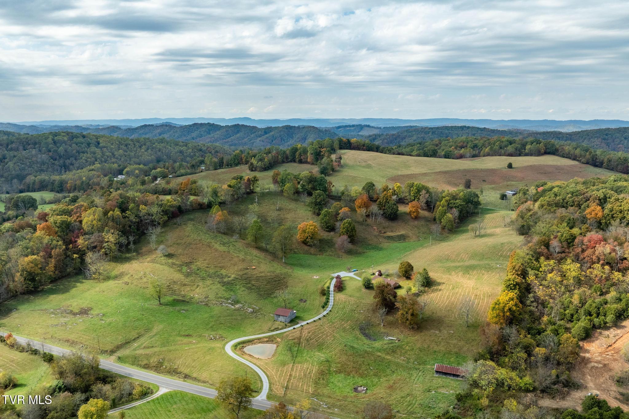 348 Clinch Valley Road Eidson, TN 37731 - Photo 27 of 120 348 Clinch Valley Rd (18 of 116)