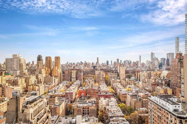 $715,000 | 2025 Broadway, Unit 18D | Upper West Side