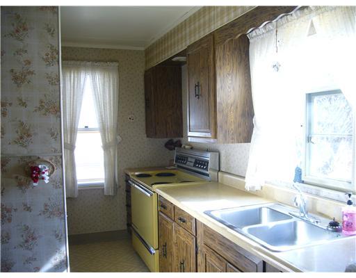 30 Community Springs Drive Rochester, PA 15074 - Photo 3 of 9 Kitchen. Bright cheery eat-in kitchen with formal dining room access.