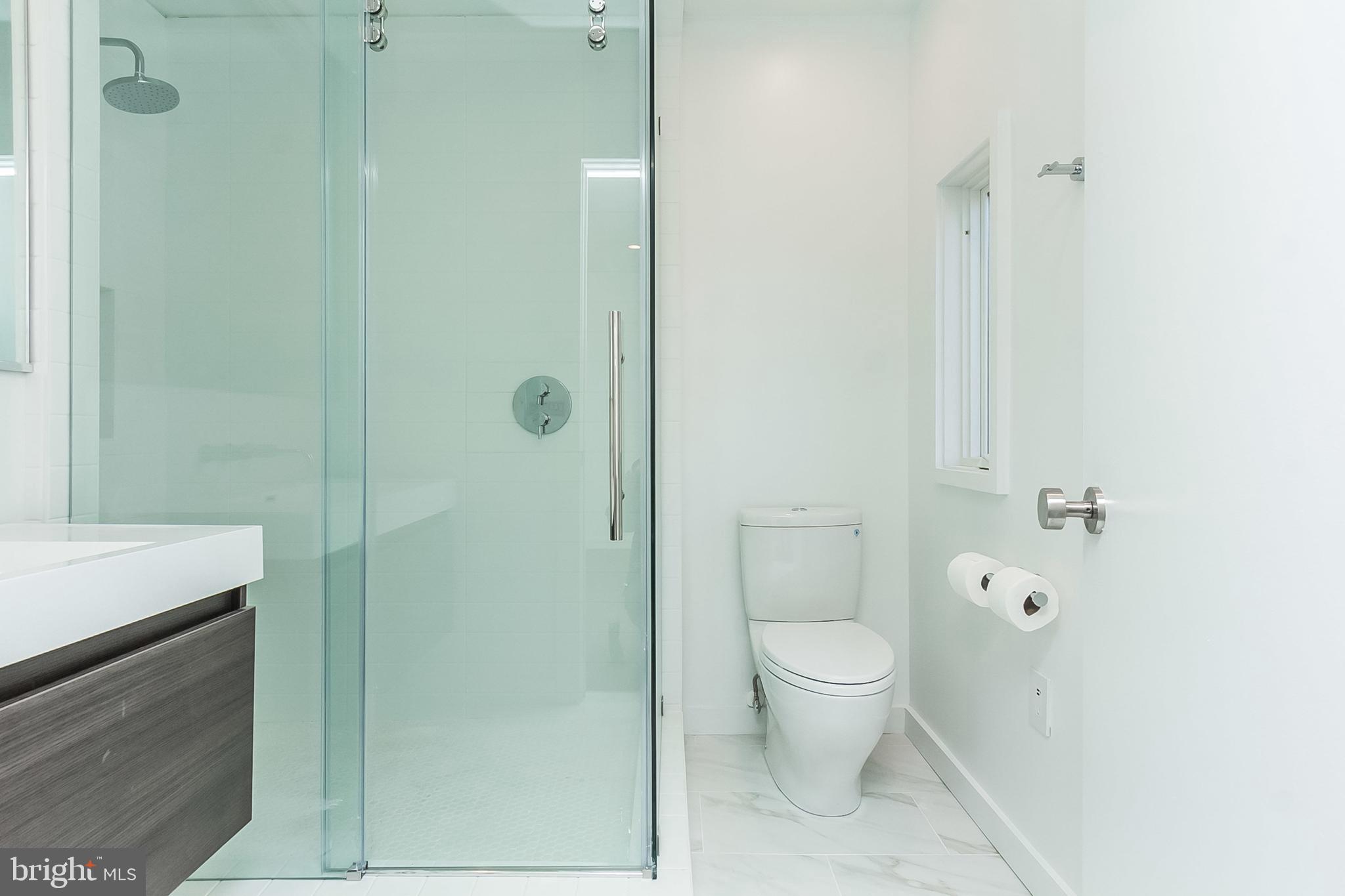3400 Roland Avenue, Unit 1 Baltimore, MD 21211 - Photo 18 of 23 ensuite bathroom