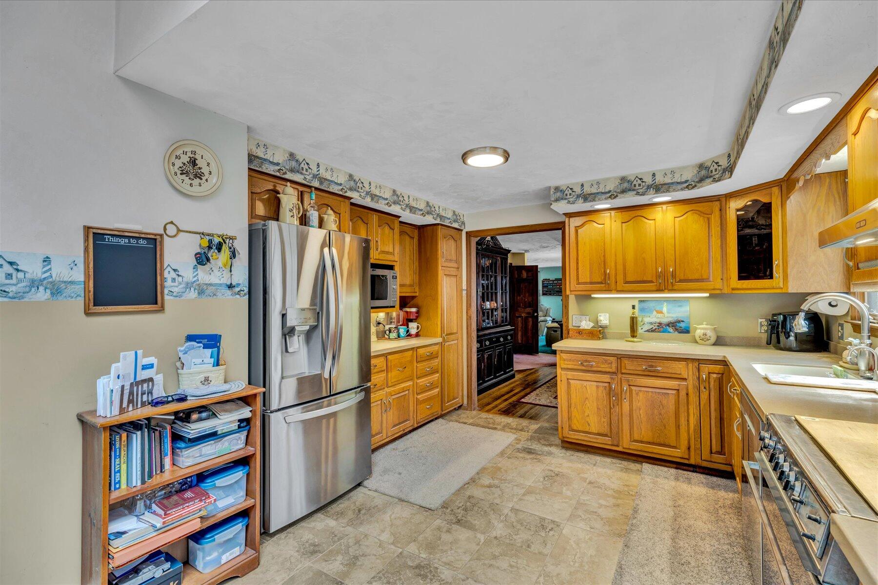 34 Staples Shore Road Lakeville, MA 02347 - Photo 11 of 47 28-Y1A9459