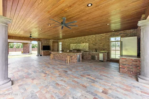 $485,000 | 1042 Fontelieu Street, St. Martinville, LA 70582