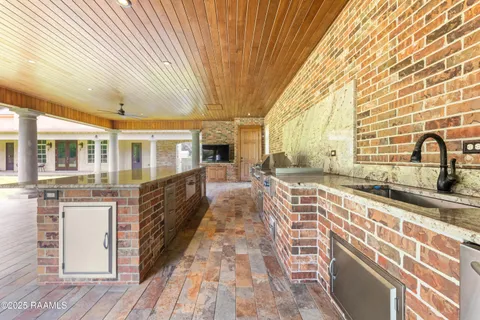 $485,000 | 1042 Fontelieu Street, St. Martinville, LA 70582