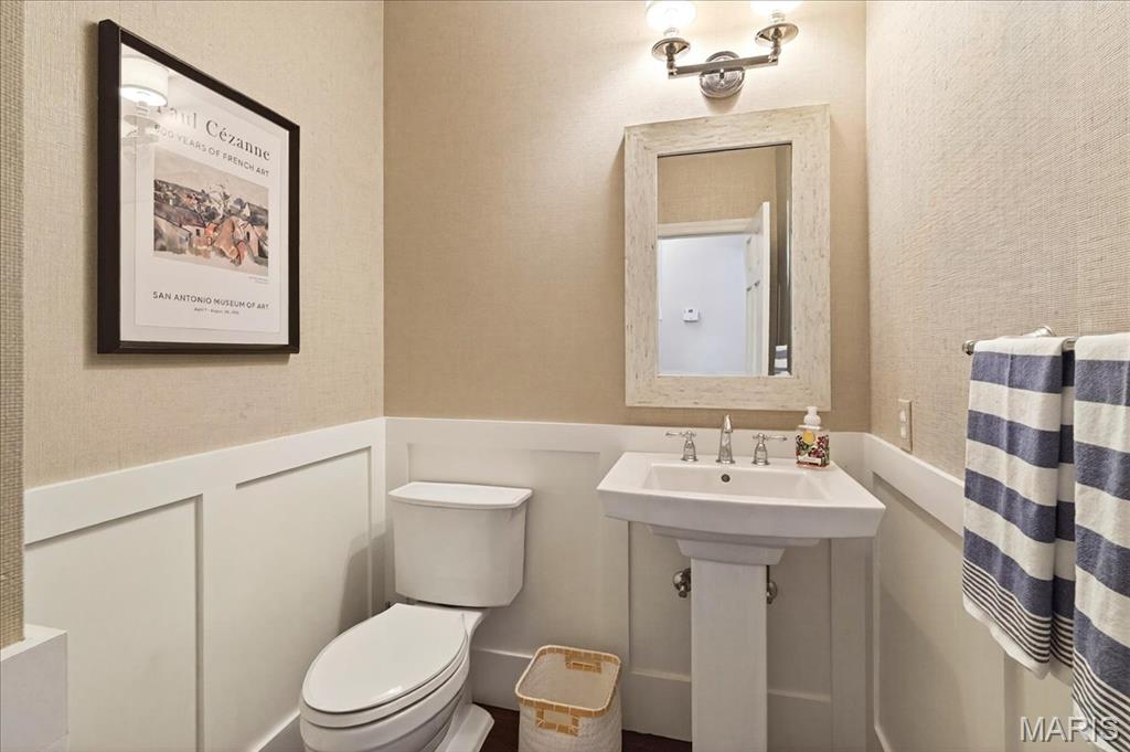 2220 Barnbridge Road Town and Country, MO 63131 - Photo 24 of 69