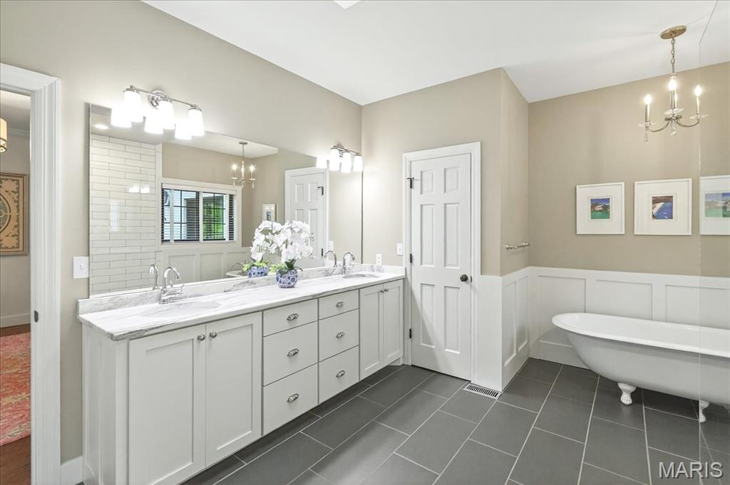 2220 Barnbridge Road Town and Country, MO 63131 - Photo 28 of 69