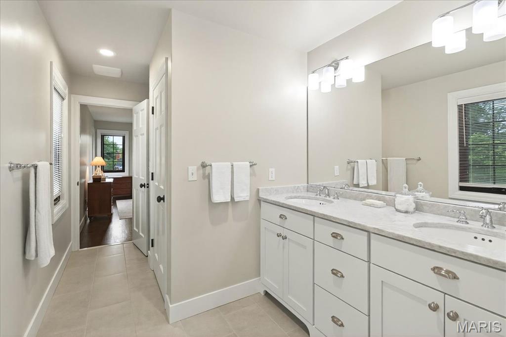 2220 Barnbridge Road Town and Country, MO 63131 - Photo 33 of 69