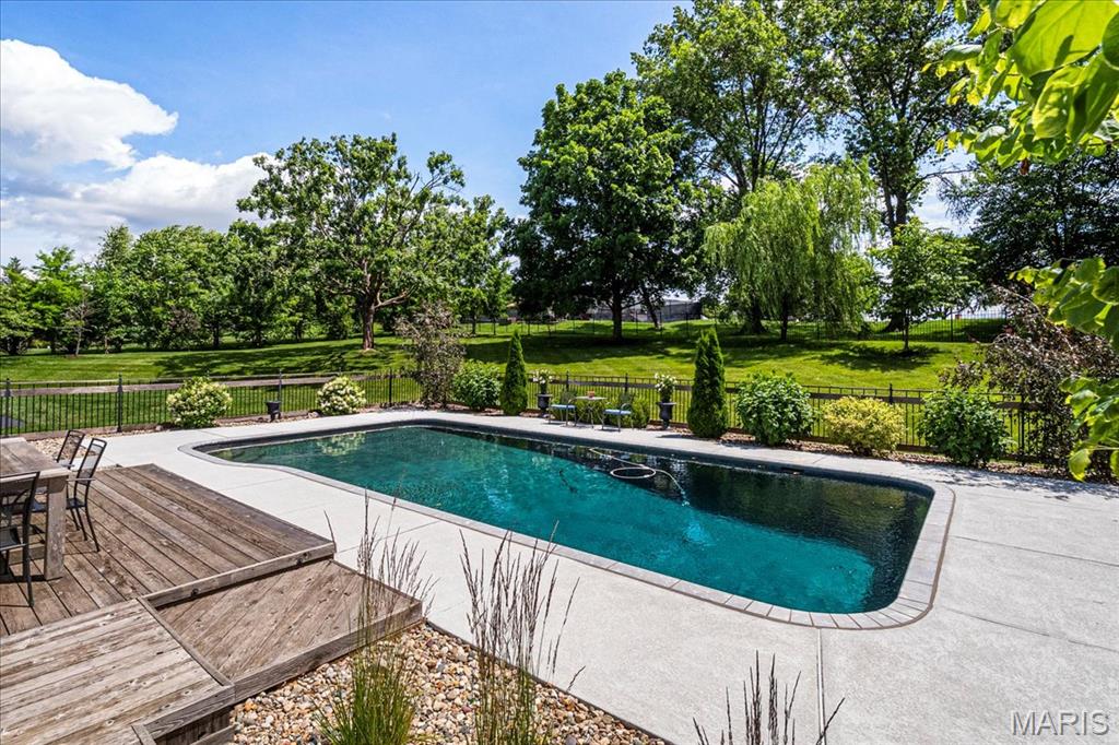 2220 Barnbridge Road Town and Country, MO 63131 - Photo 62 of 69