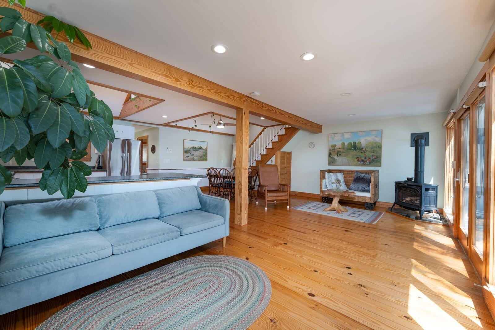 138 Hildreth Road Harpswell, ME 04079 - Photo 18 of 39 138 Hildreth lvng to dining