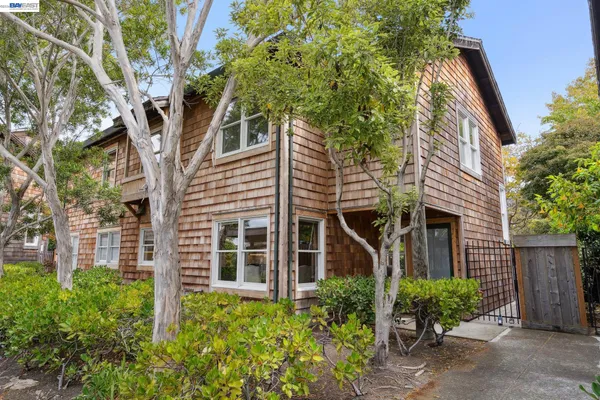 $849,000 | 641 Centre Court, Alameda, CA 94502