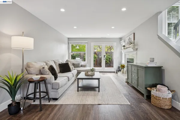 $849,000 | 641 Centre Court, Alameda, CA 94502