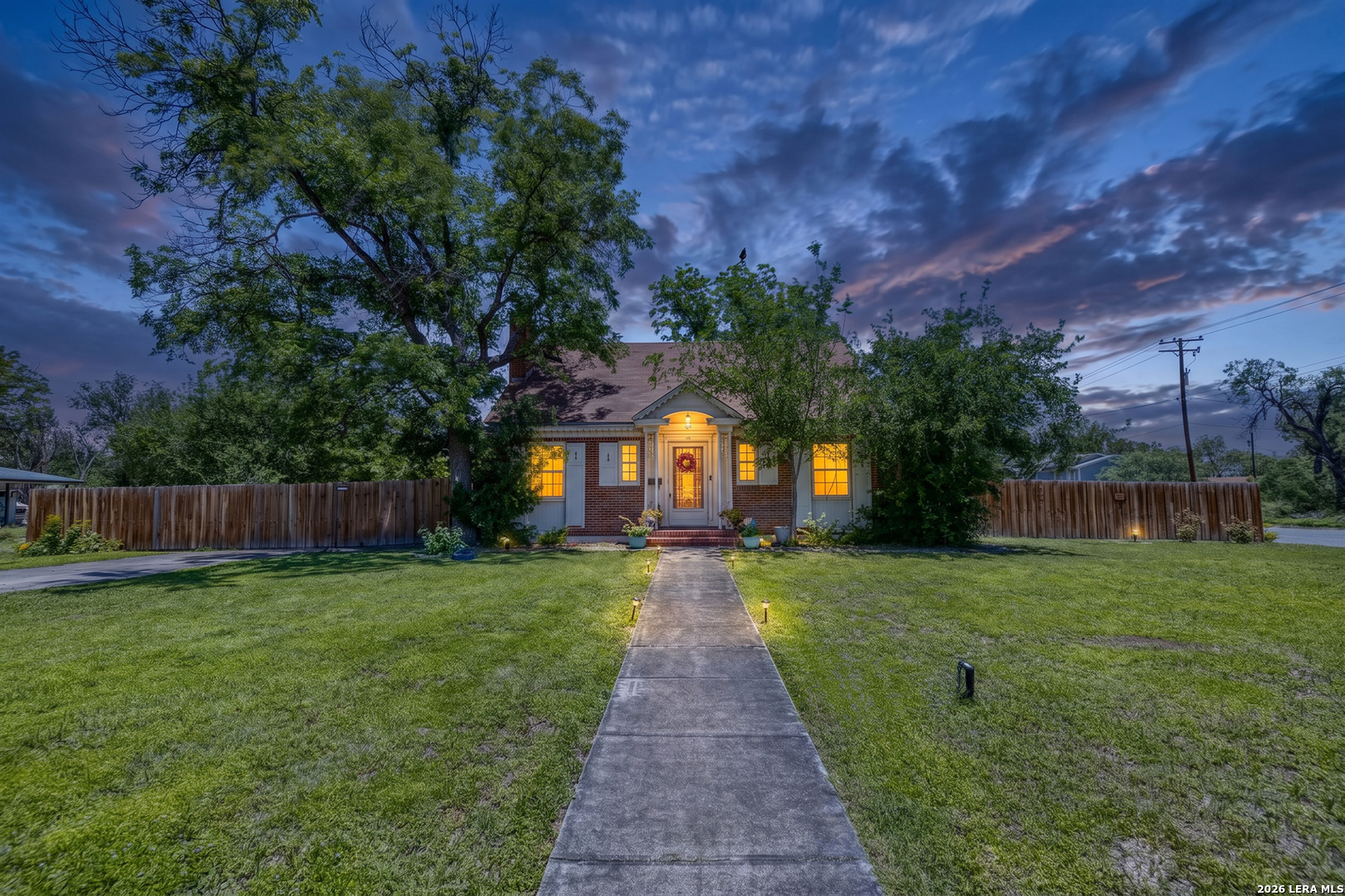 440 South Getty Street Uvalde, TX 78801 - Photo 2 of 39