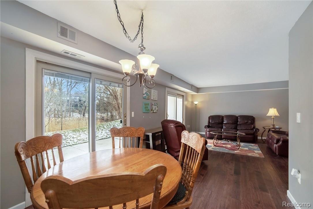 1693 Riverside Drive, Unit 62 Rochester, MI 48309 - Photo 7 of 23 Dining Room
