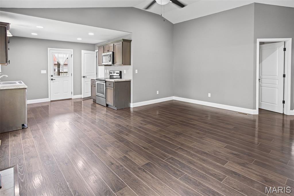 8 Dwight Street Waterloo, IL 62298 - Photo 4 of 24