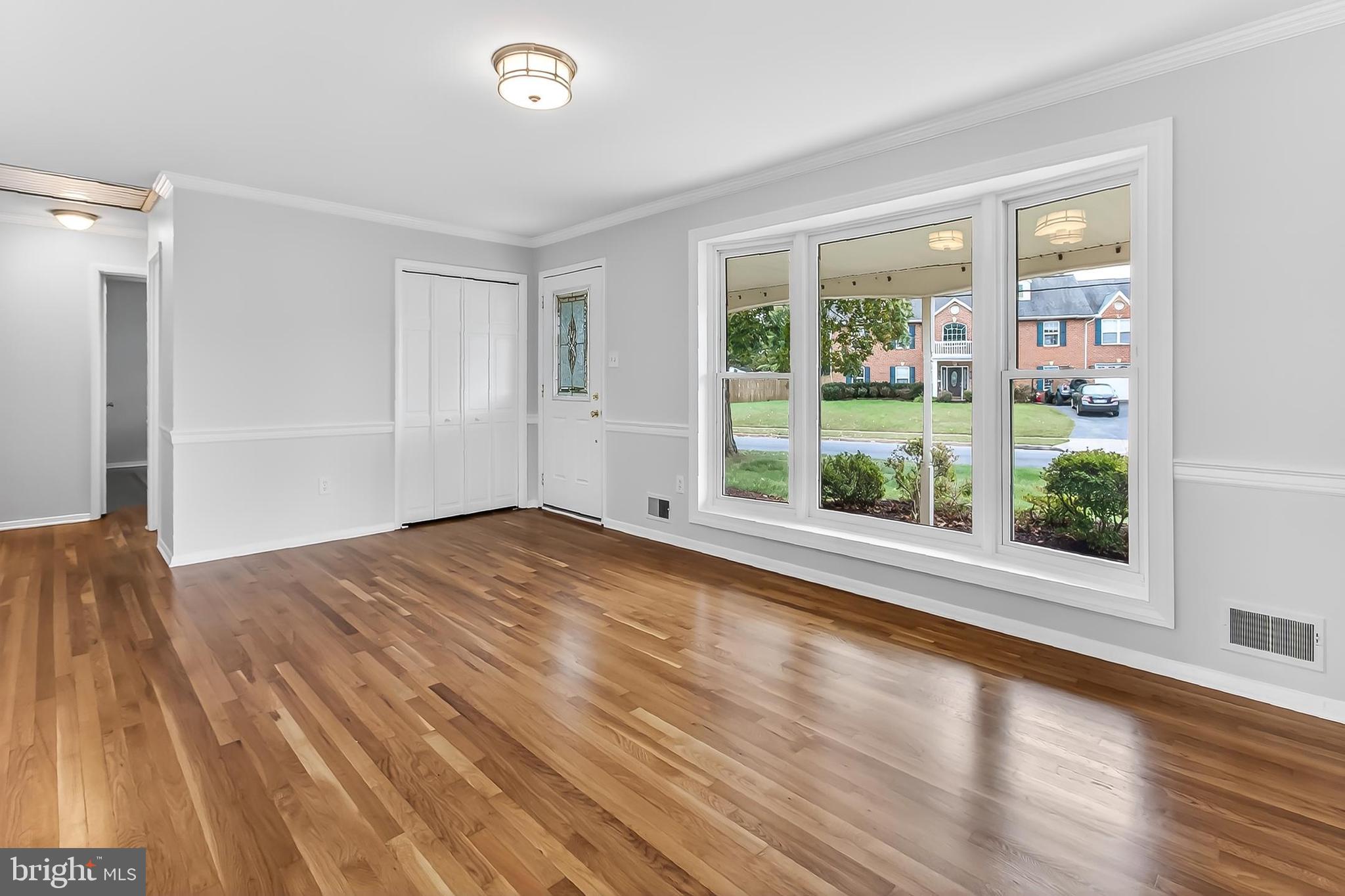 6824 Constance Drive Springfield, VA 22150 - Photo 14 of 67 Living room - beautiful bay window & hardwoods