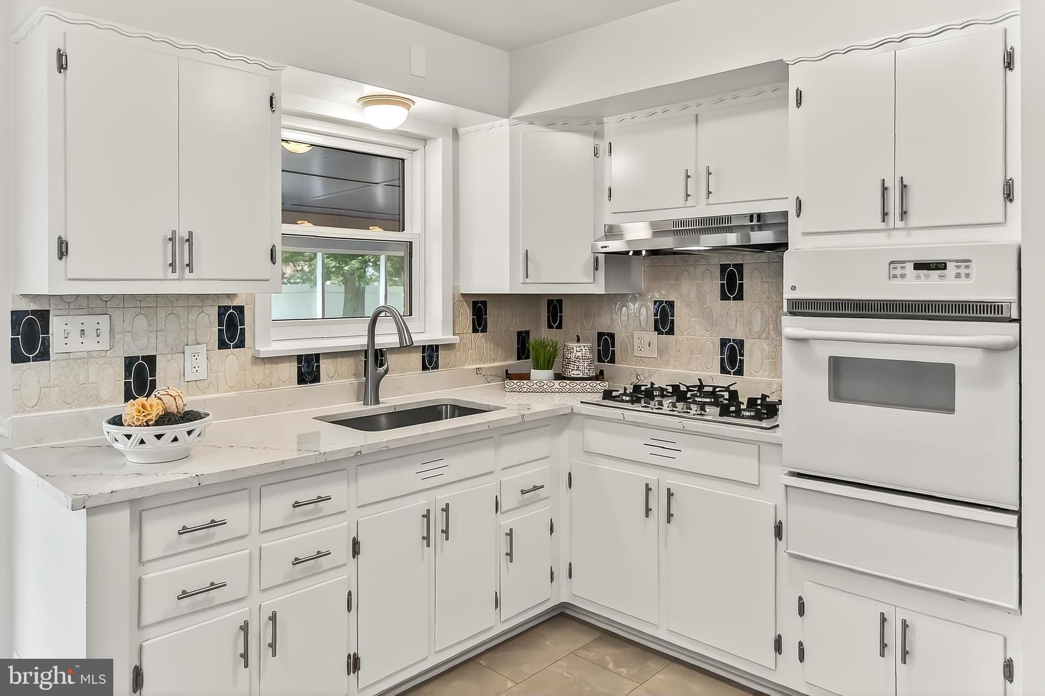 6824 Constance Drive Springfield, VA 22150 - Photo 18 of 67 NEW quartz countertops