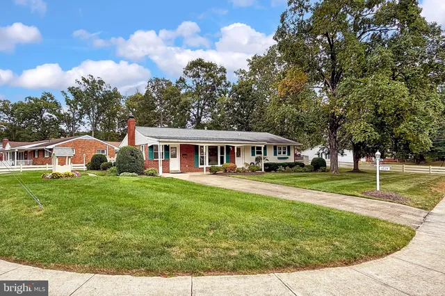$770,000 | 6824 Constance Drive, Springfield, VA 22150
