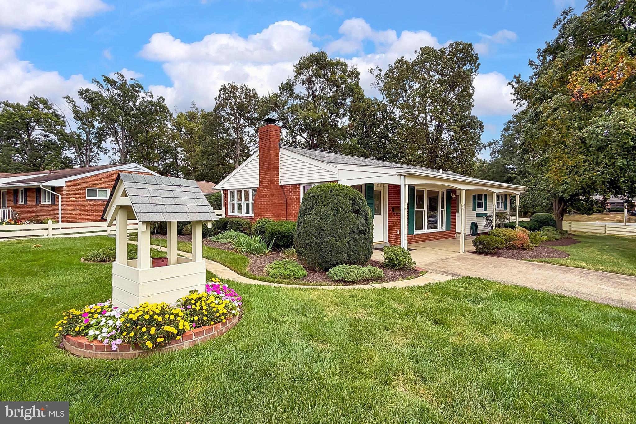 6824 Constance Drive Springfield, VA 22150 - Photo 9 of 67 Incredible curb appeal!