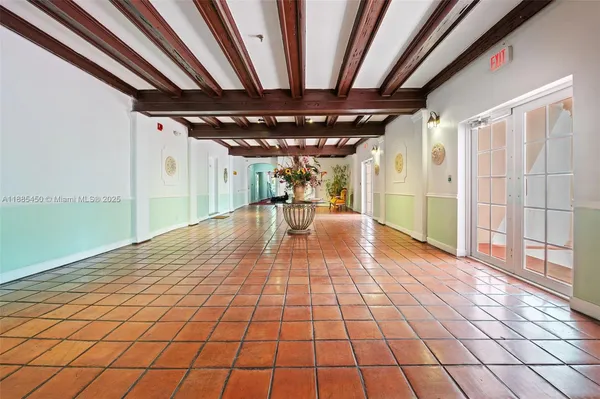 $2,700 | 1200 Euclid Avenue, Unit 301, Miami Beach, FL 33139