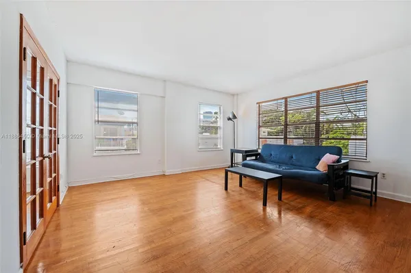 $2,700 | 1200 Euclid Avenue, Unit 301, Miami Beach, FL 33139