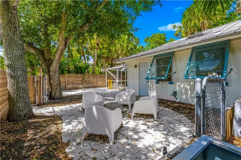 $949,900 | 670 Cypress Road, Vero Beach, FL 32963