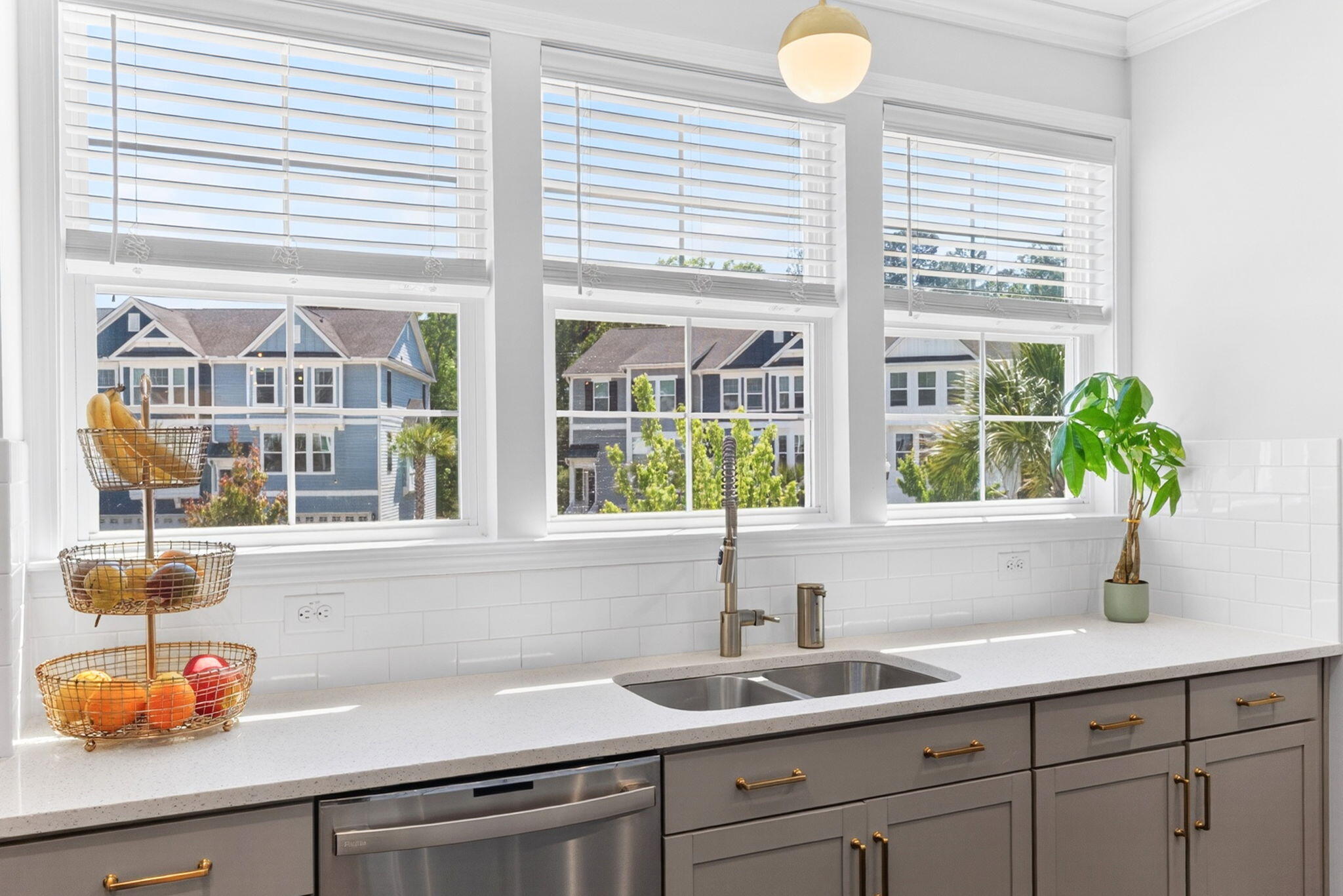 1555 Moss Spring Road Mount Pleasant, SC 29466 - Photo 12 of 44 Windows!