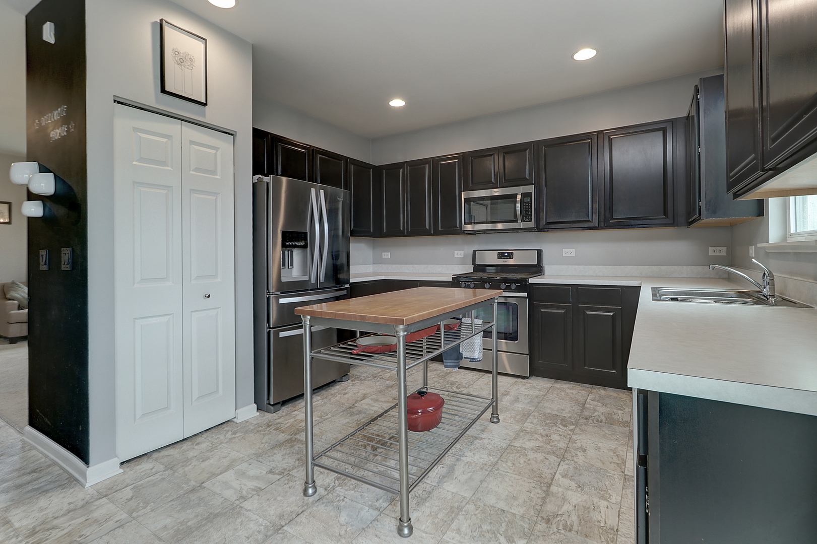 1809 Wesley Court Joliet, IL 60431 - Photo 5 of 27