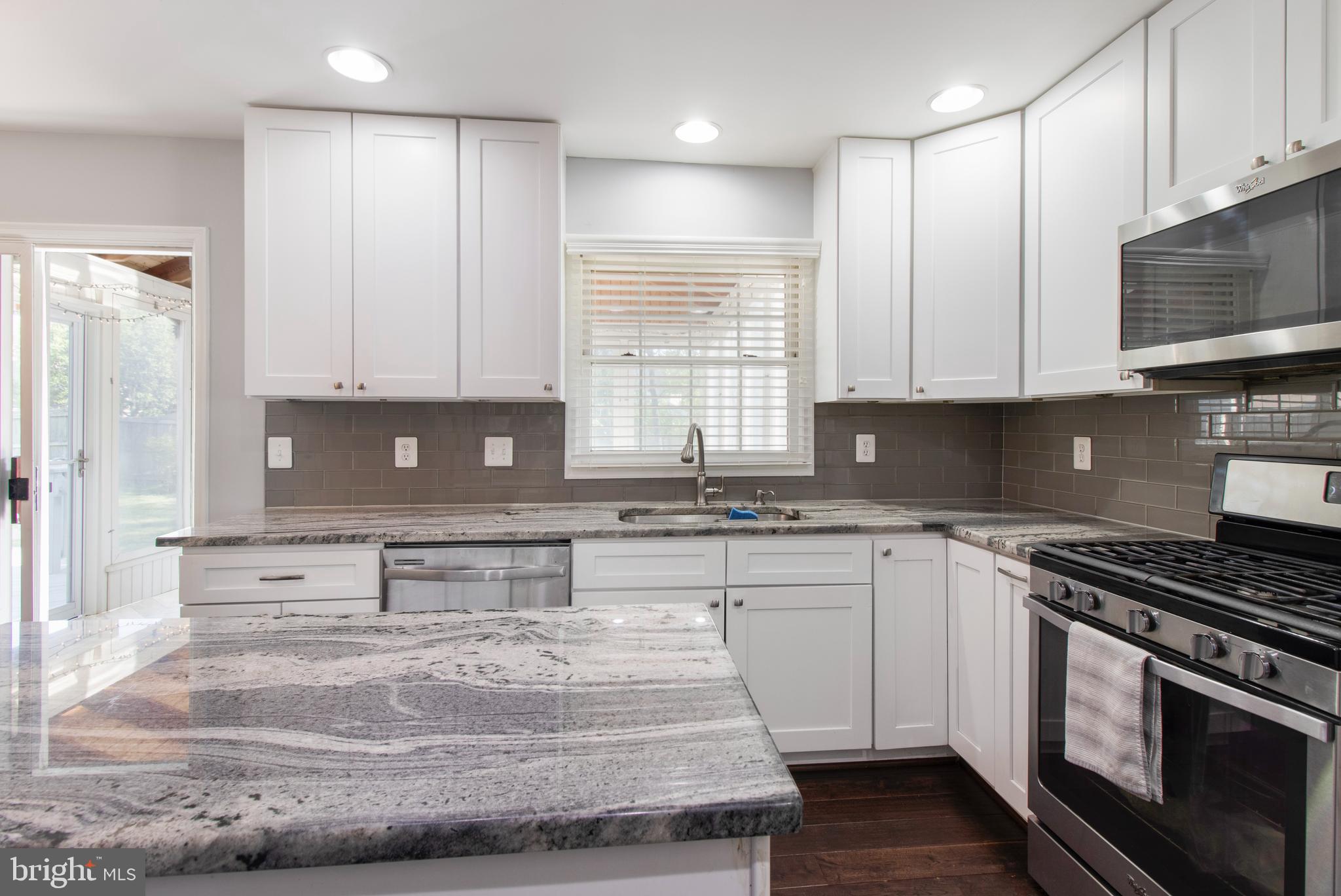 12563 Rock Ridge Road Herndon, VA 20170 - Photo 8 of 42 Gallery Image 8