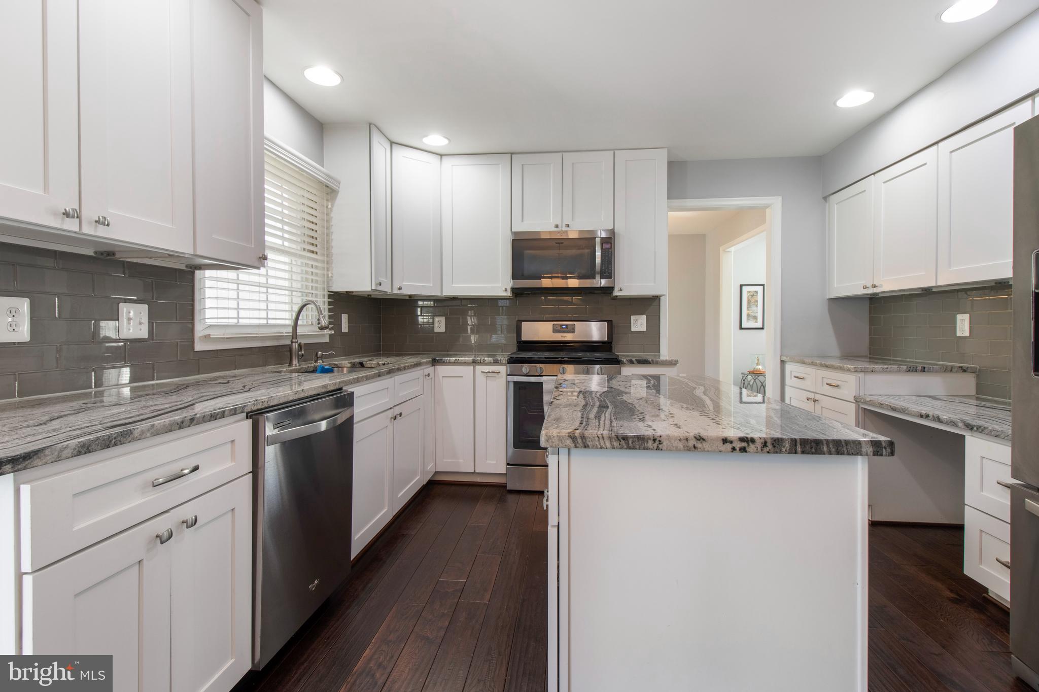 12563 Rock Ridge Road Herndon, VA 20170 - Photo 10 of 42 Gallery Image 10