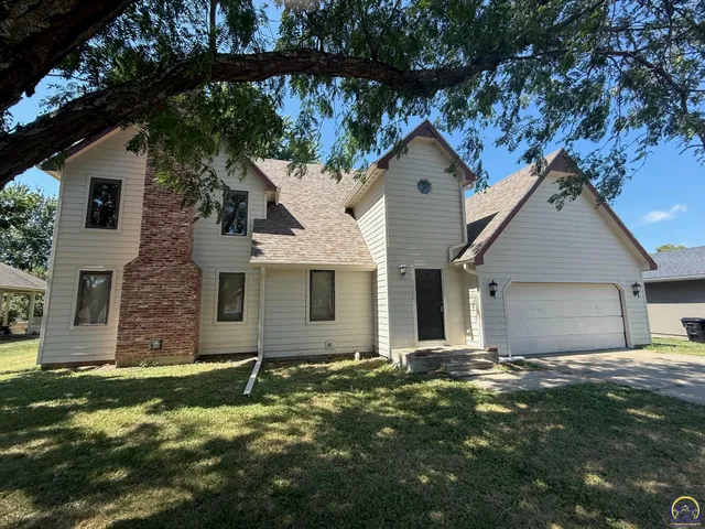 $229,900 | 2509 Southwest Staffordshire Road, Topeka, KS 66614