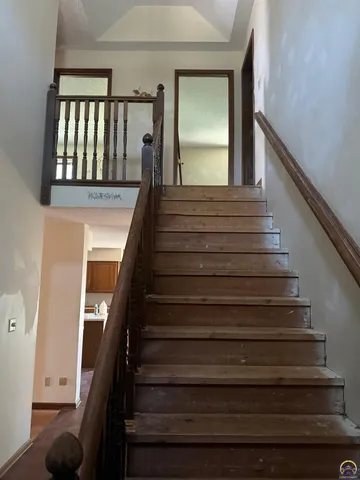 $229,900 | 2509 Southwest Staffordshire Road, Topeka, KS 66614