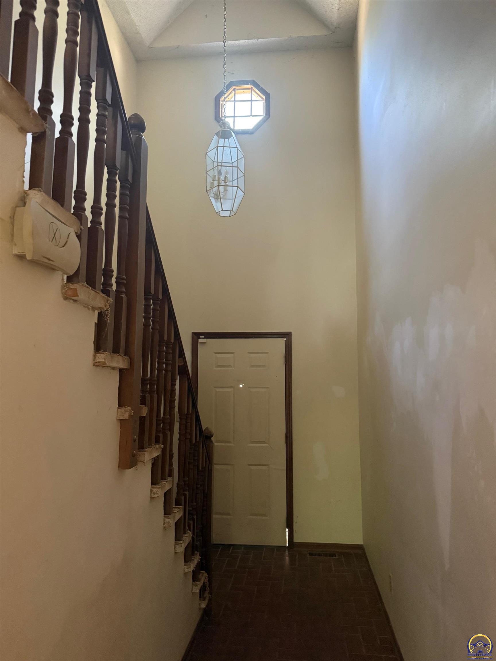 2509 Southwest Staffordshire Road Topeka, KS 66614 - Photo 13 of 28