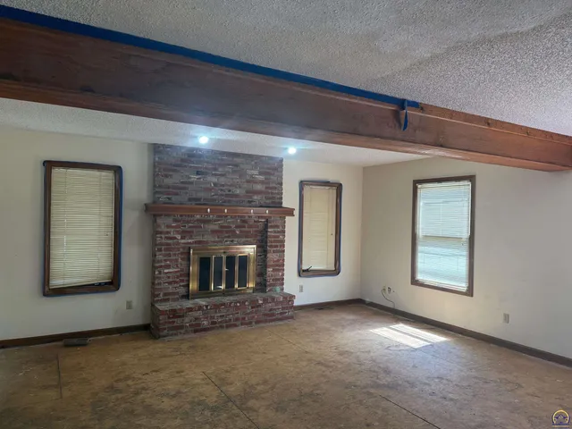 $229,900 | 2509 Southwest Staffordshire Road, Topeka, KS 66614