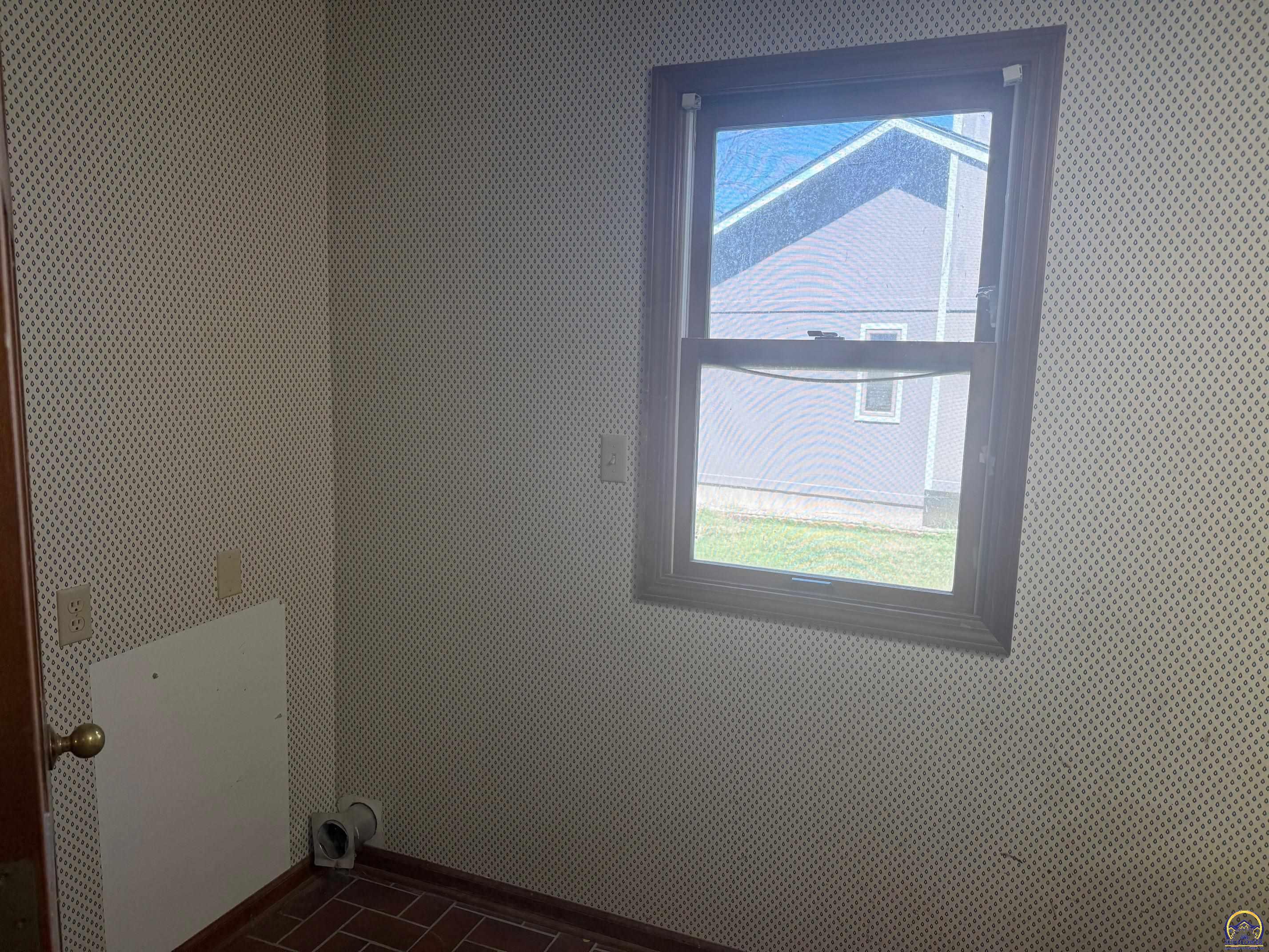 2509 Southwest Staffordshire Road Topeka, KS 66614 - Photo 23 of 28