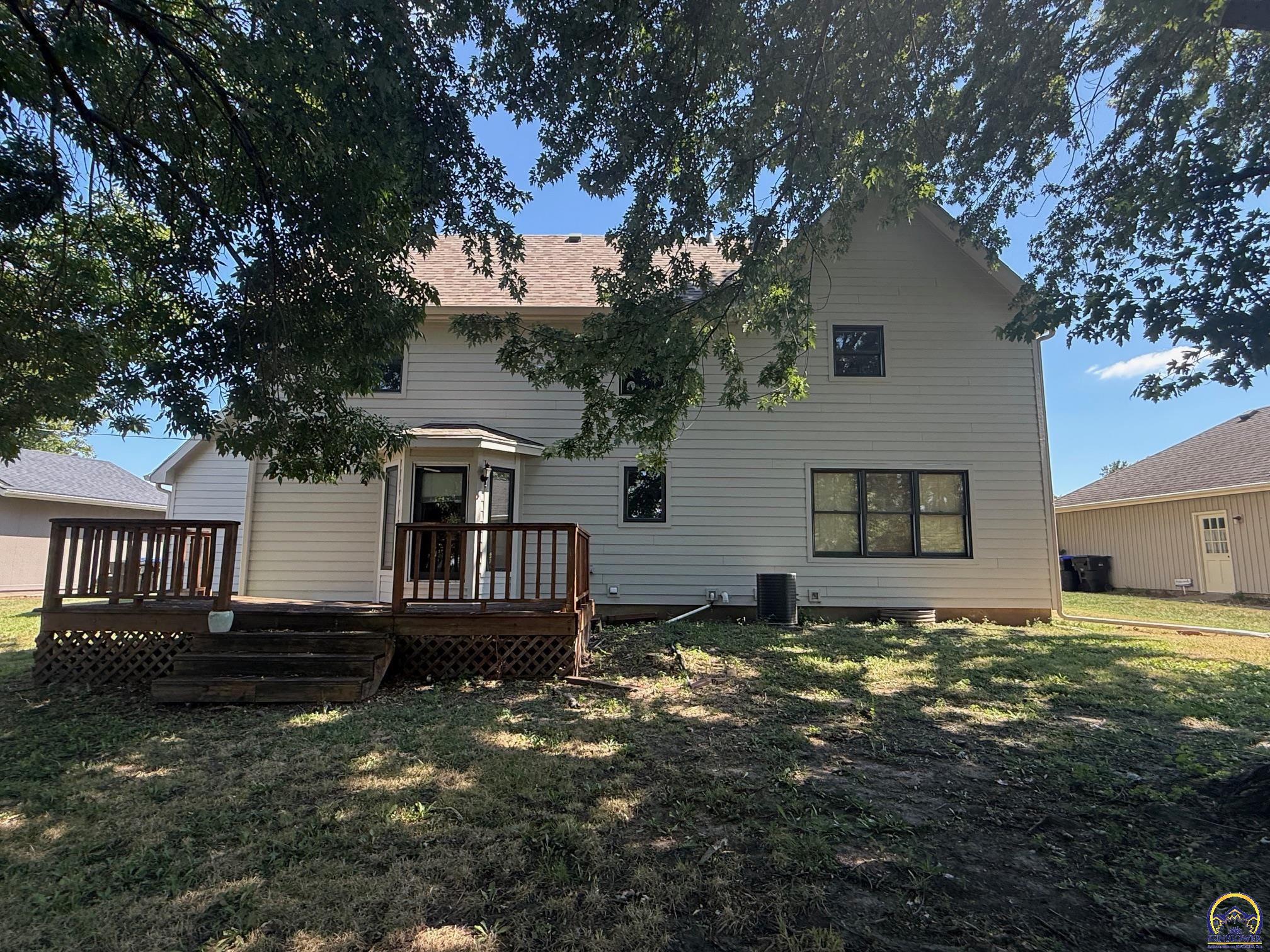 2509 Southwest Staffordshire Road Topeka, KS 66614 - Photo 3 of 28