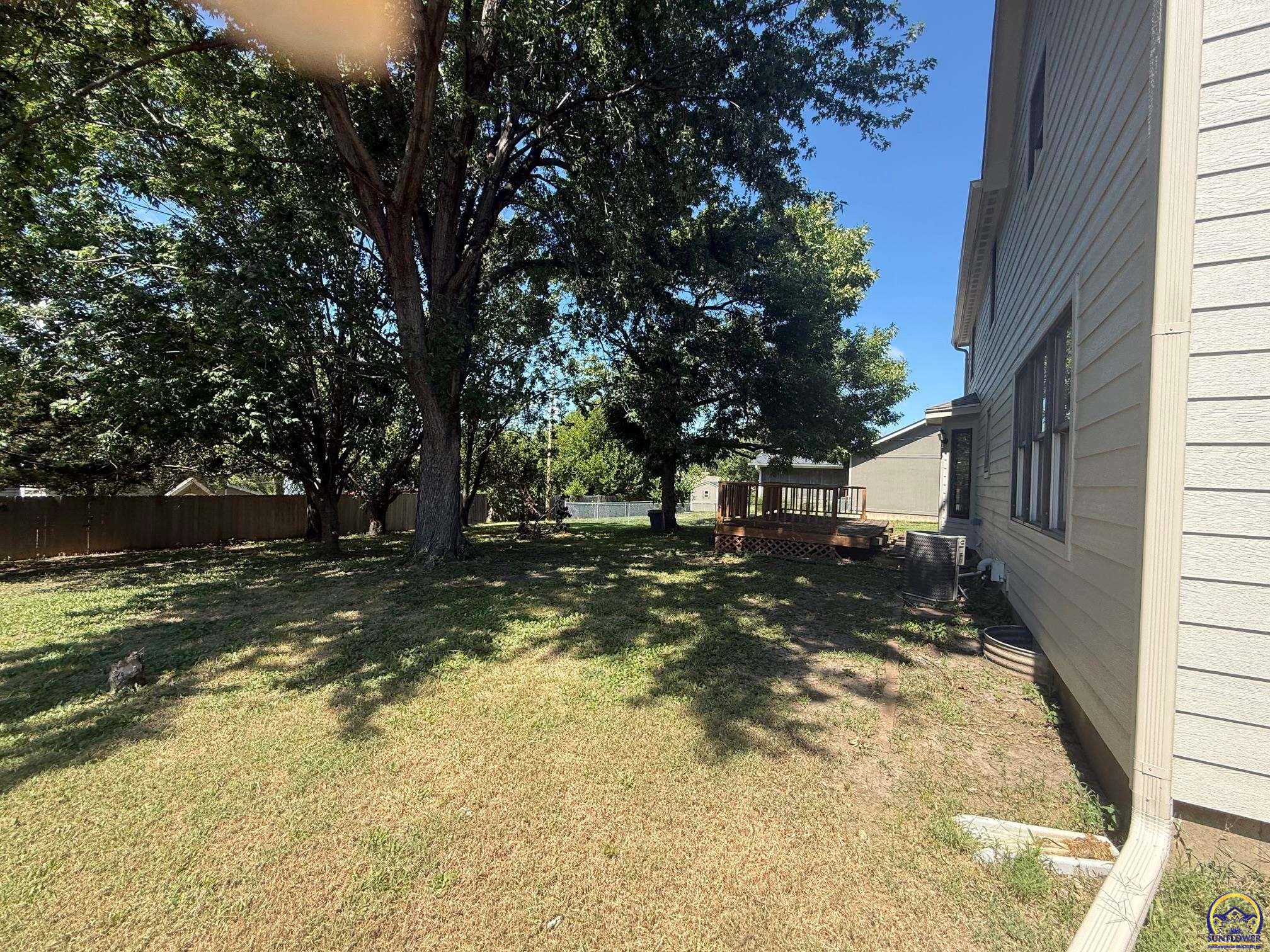 2509 Southwest Staffordshire Road Topeka, KS 66614 - Photo 4 of 28