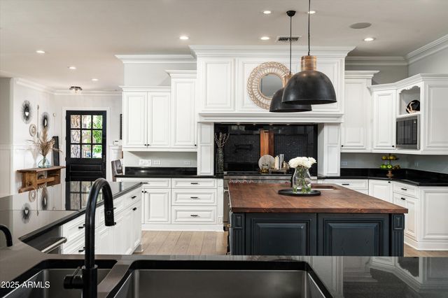 $4,749,500 | 6113 East Calle Del Norte, Scottsdale, AZ 85251