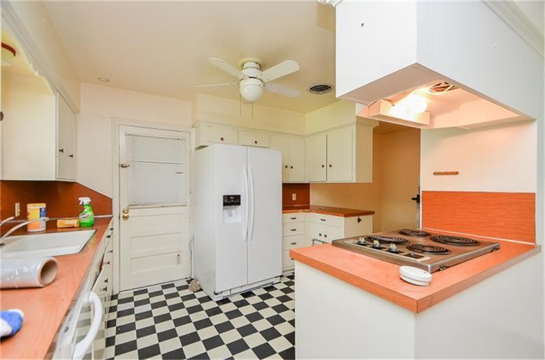 4401 Hummingbird Street Houston, TX 77035 - Photo 12 of 26 Gallery Image 12