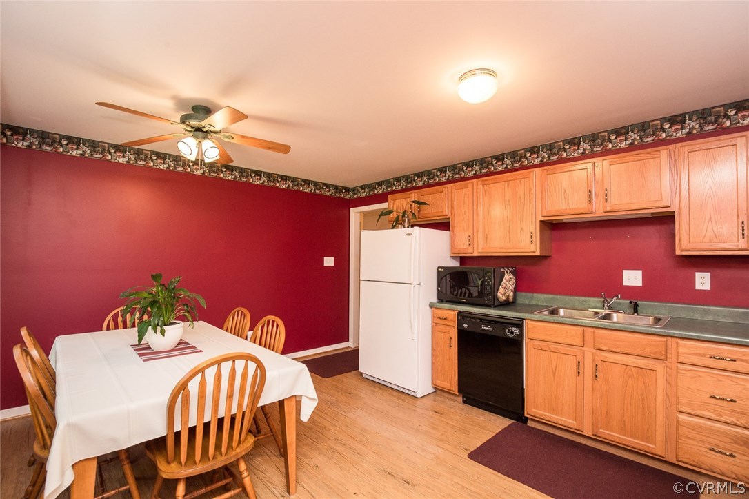 275 Spring Woods Road Montpelier, VA 23192 - Photo 10 of 26 Eat in kitchen