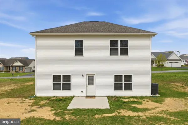 $425,000 | 697 Rivanna Run, Falling Waters, WV 25419