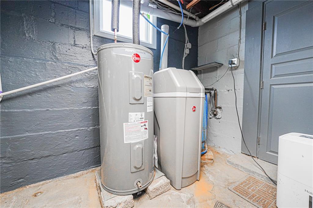 671 Old Rte 8 Harrisville, PA 16038 - Photo 47 of 49 a utility room with dryer and washer