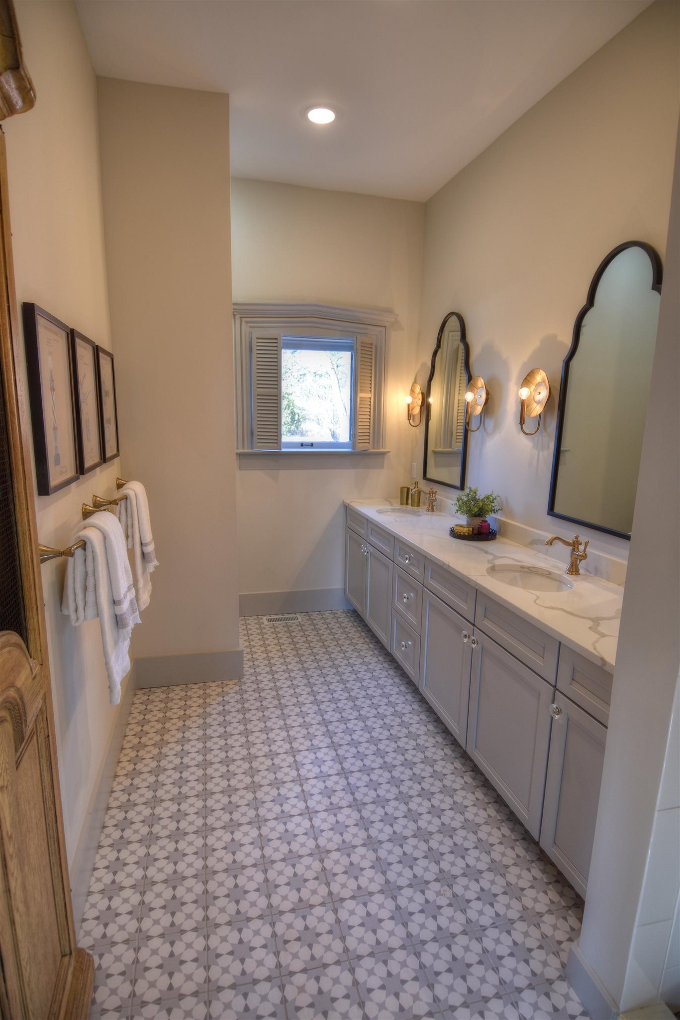 409 North Greene Road Goshen, IN 46526 - Photo 11 of 36 Gallery Image 11